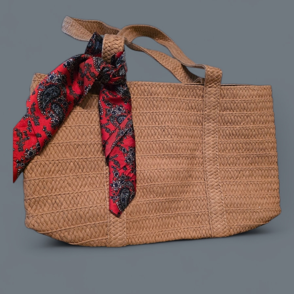 Draper James Straw Tote. EUC.